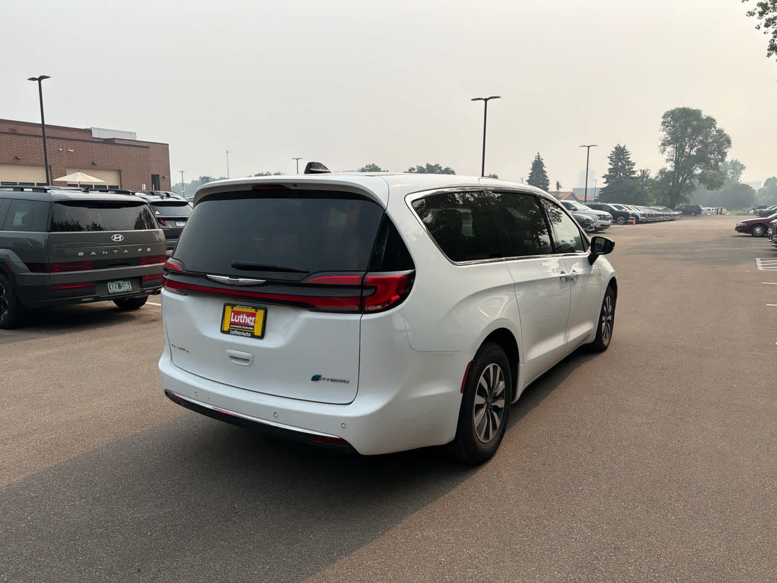 chrysler pacifica phev 2024 2C4RC1S71RR181210 image chrysler pacifica phev 2024 2C4RC1S71RR181210 image